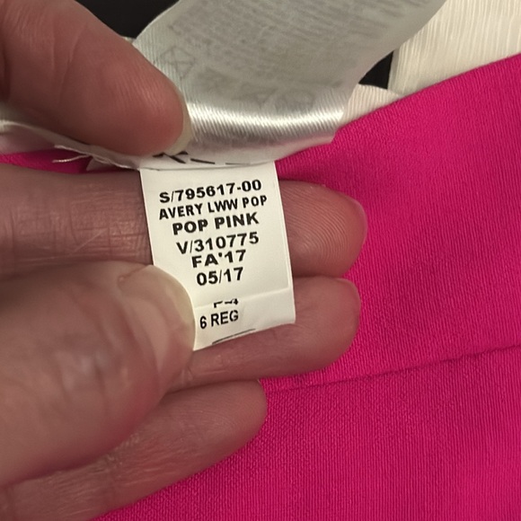 Hot pop pink Banana Republic Avery cropped wool stretch dress pants, fully lined - Picture 6 of 7